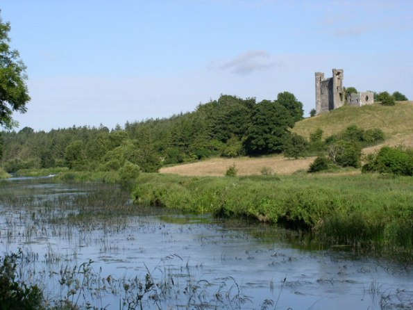 Castillo Dunmoe sobre rio Boyne