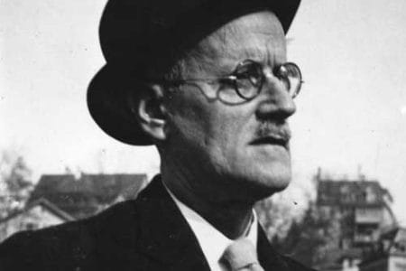 James Joyce, escritor y poeta irlandés