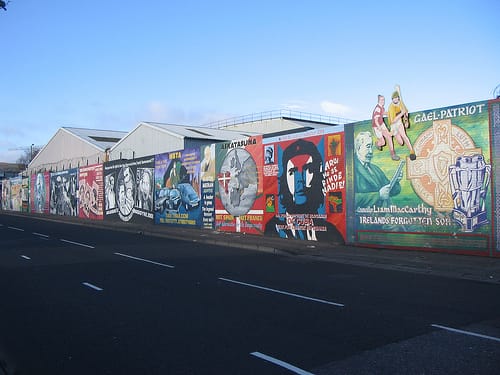 Los grafities, un recurso turístico más en Belfast